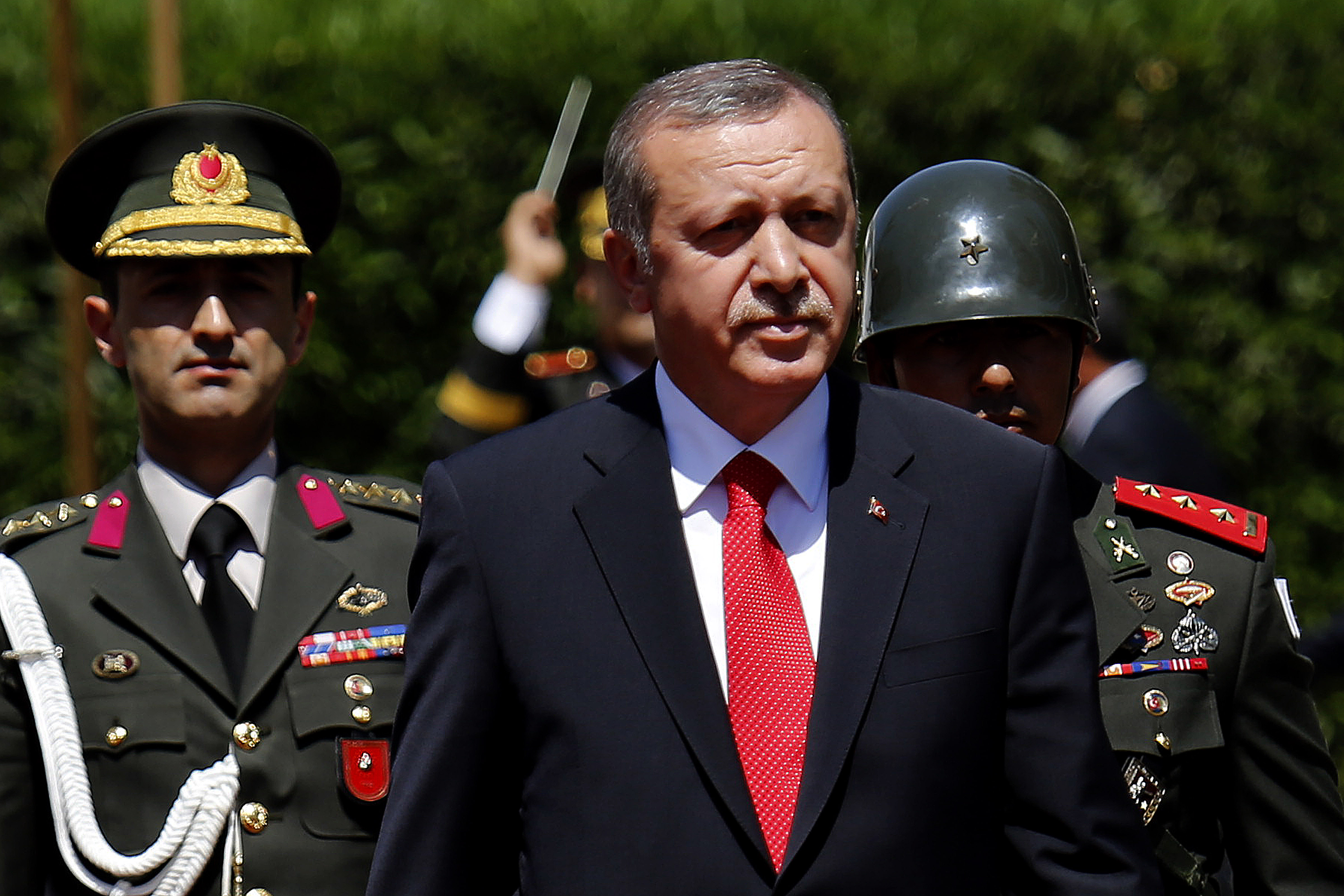 SZ: Κατά των κούρδων βουλευτών στρέφεται ο Ερντογάν συνδέοντάς τους με το PKK